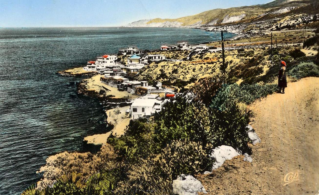 Ain Franin 02- Vue generale cabanons COLLECTION DES AMIS DE ND DE SANTA CRUZ.jpg